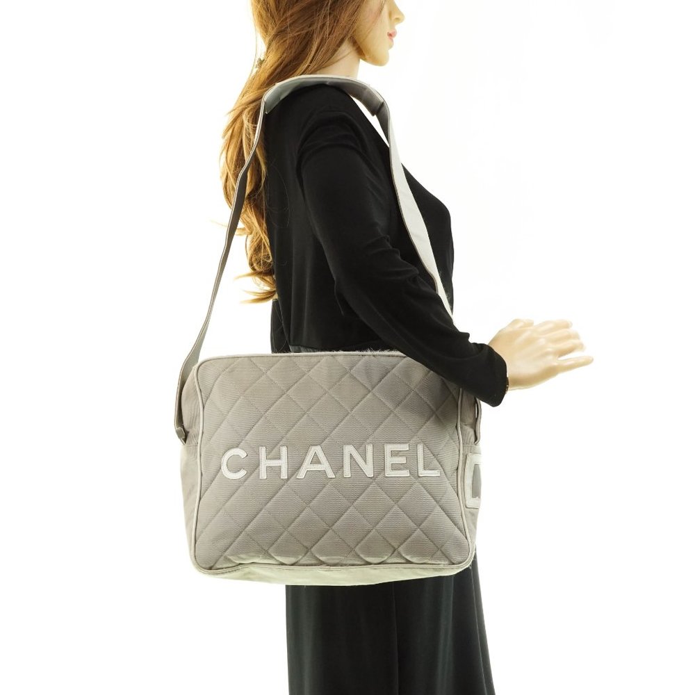 Auth Chanel Shoulder Bag Gray Canvas #14105C40 - Picture 2 of 15